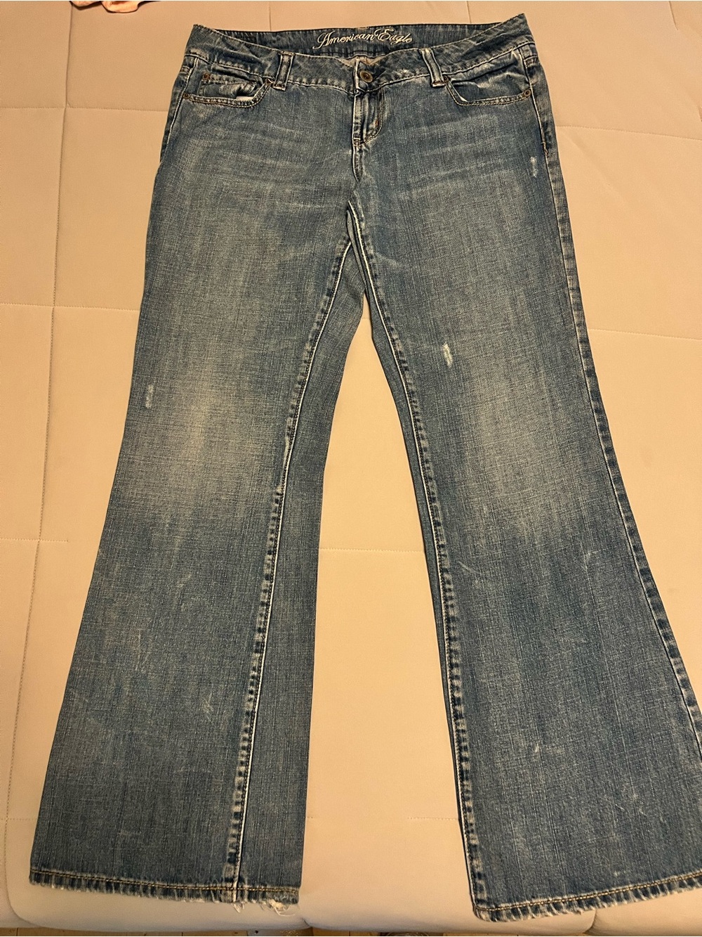 Vintage American Eagle Favorite
Boyfriend 100% Cotton
Distressed Jeans Size 10